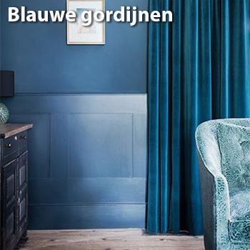 blauwe gordijnen